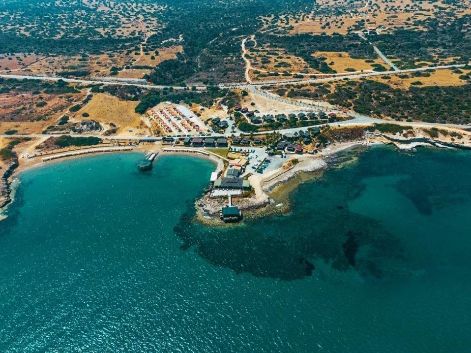 Agios Georgios  Zambak Holiday Village & Restaurant Superb Seafront Location ! מראה חיצוני תמונה