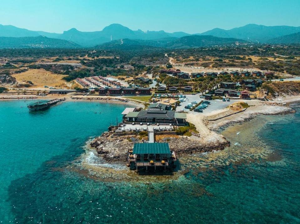 Agios Georgios  Zambak Holiday Village & Restaurant Superb Seafront Location ! מראה חיצוני תמונה