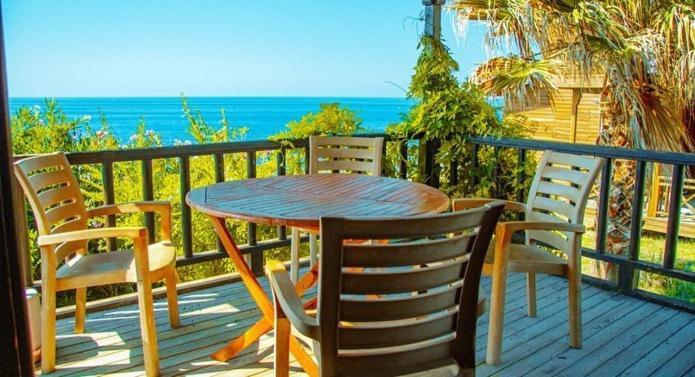 Agios Georgios  Zambak Holiday Village & Restaurant Superb Seafront Location ! מראה חיצוני תמונה
