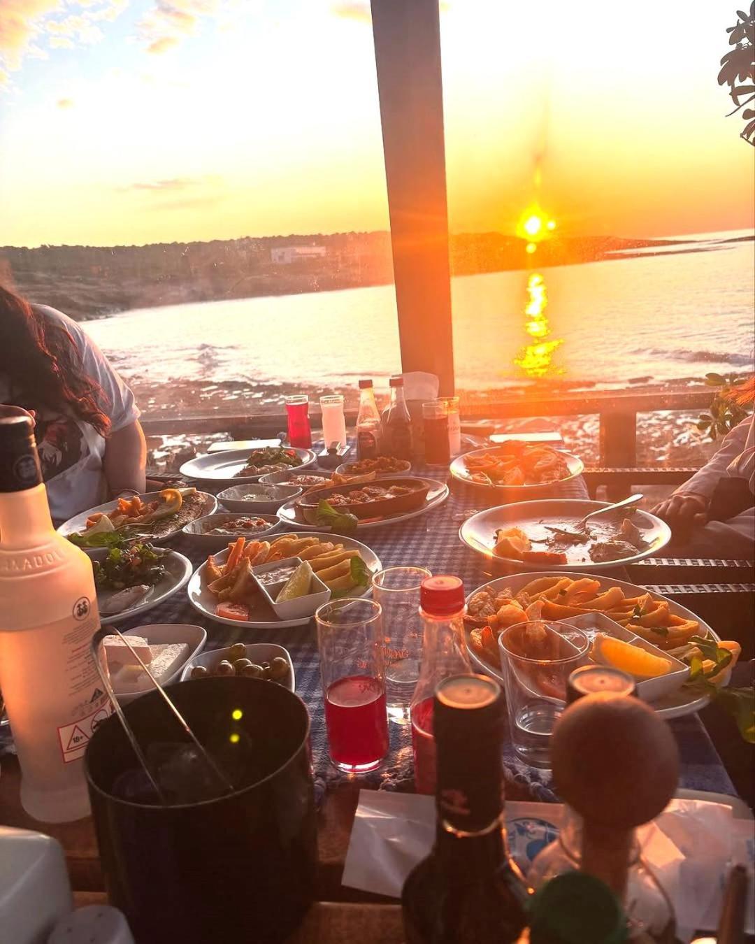 Agios Georgios  Zambak Holiday Village & Restaurant Superb Seafront Location ! מראה חיצוני תמונה